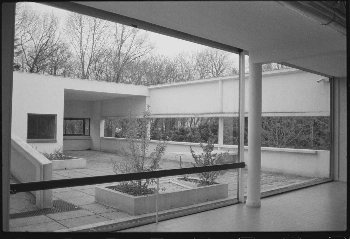 L’Esprit Nouveau—THE VILLA SAVOYE by Le Corbusier